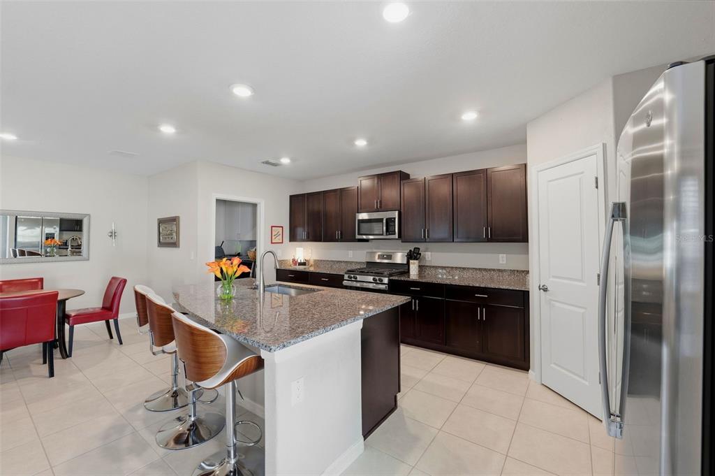 10323 POSEIDON WAY, RIVERVIEW, FL — photo 4 of 35