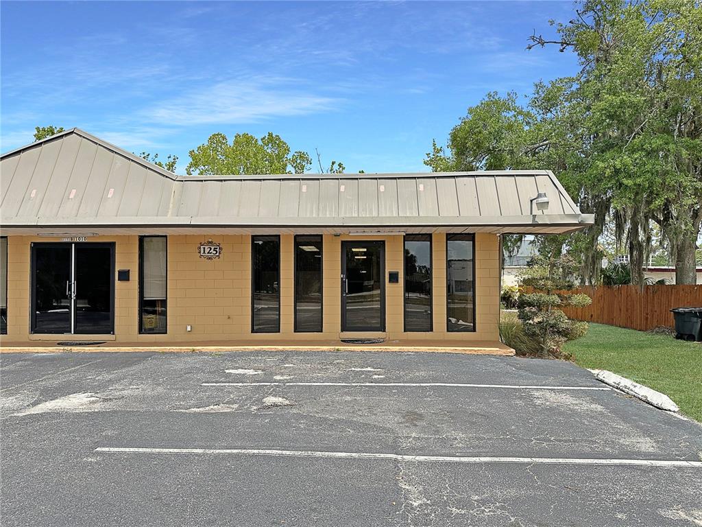 125 ROBIN ROAD