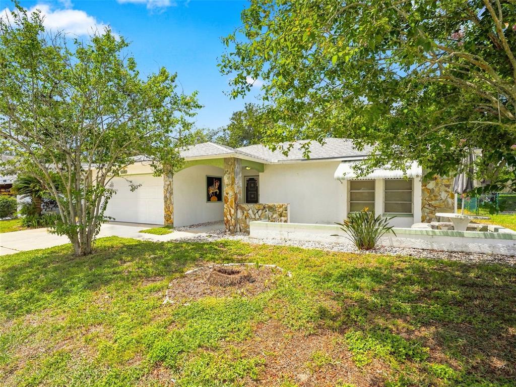 11121 ROLLINGWOOD DRIVE