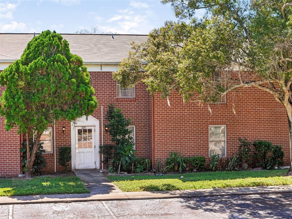 1124 85TH TERRACE N UNIT D, ST PETERSBURG, FL — photo 3 of 41