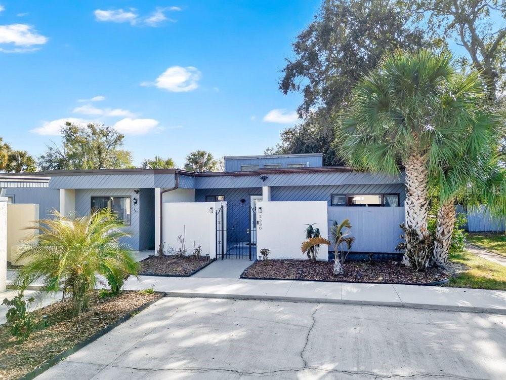 2530 LEEWARD WAY