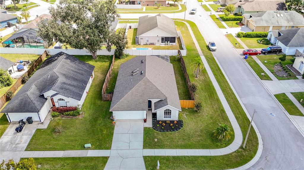 5818 AZURE DRIVE, WESLEY CHAPEL, FL — photo 2 of 30