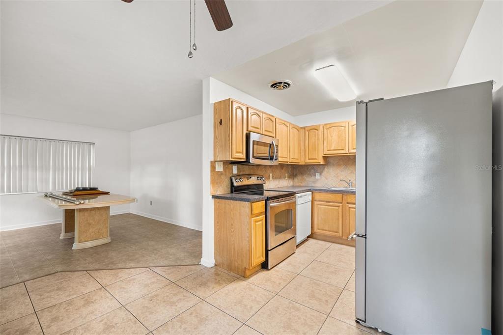 1321 NE 20TH AVENUE, GAINESVILLE, FL — photo 5 of 30