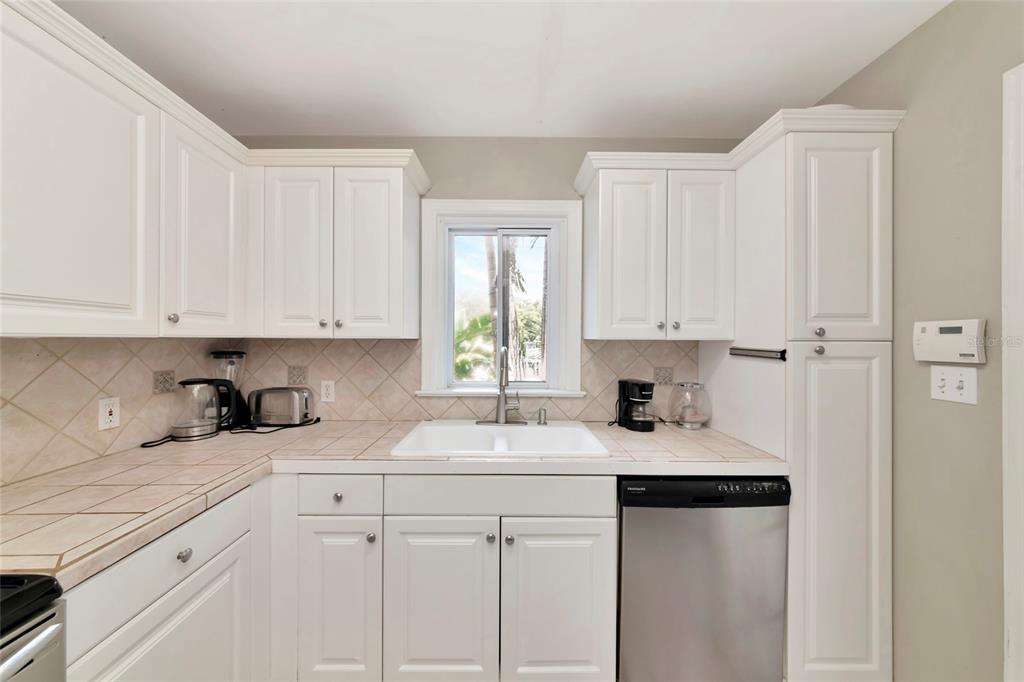 1712 SIESTA DRIVE, SARASOTA, FL — photo 3 of 21