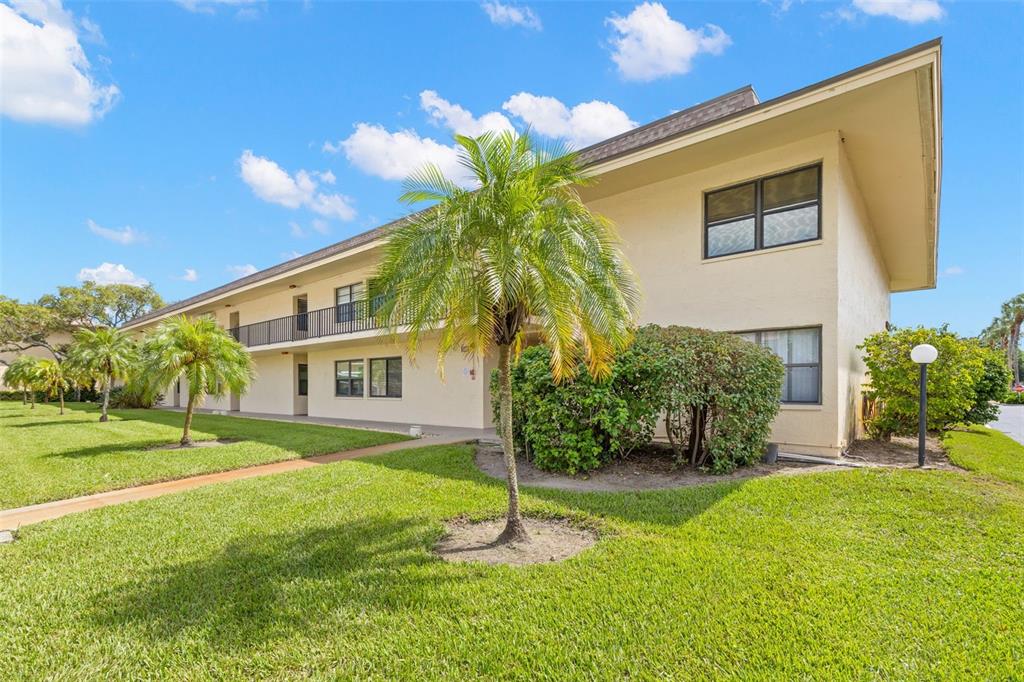 12300 VONN ROAD UNIT 3204, LARGO, FL — photo 2 of 30