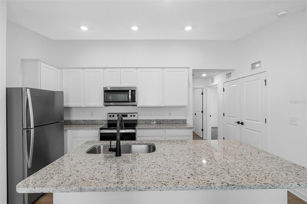 7243 GREEN FERN DRIVE, LAKELAND, FL — photo 3 of 16