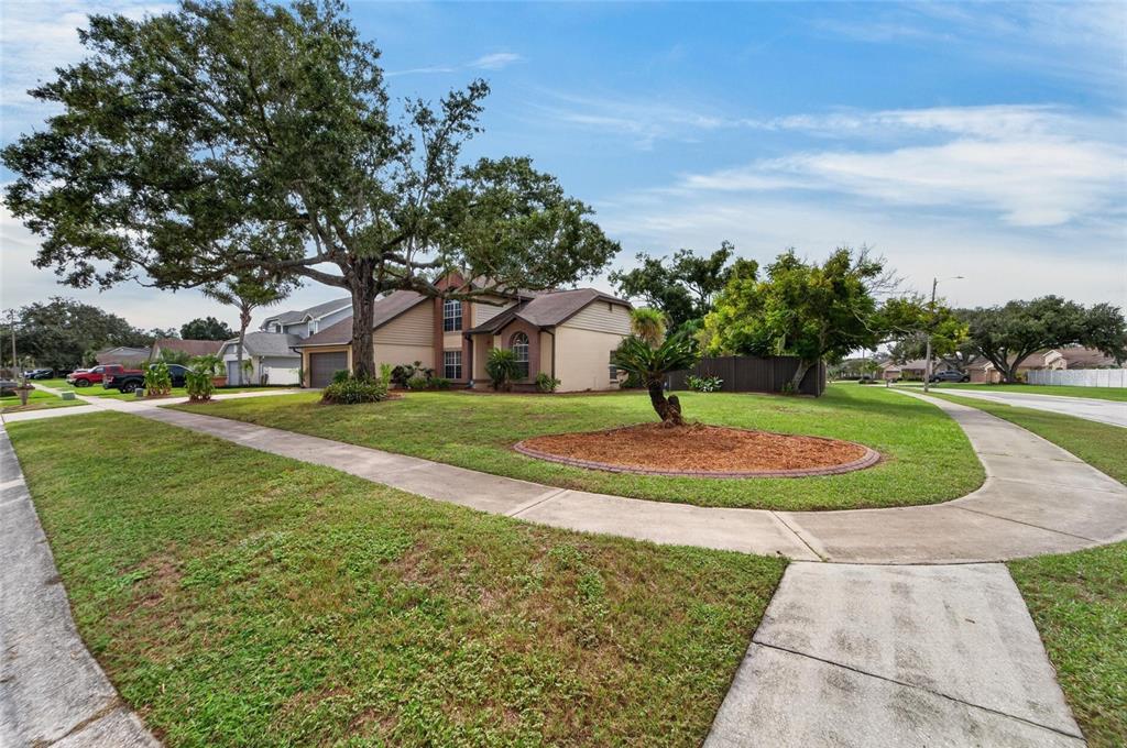 12301 PATHWAY COURT, RIVERVIEW, FL — photo 2 of 30