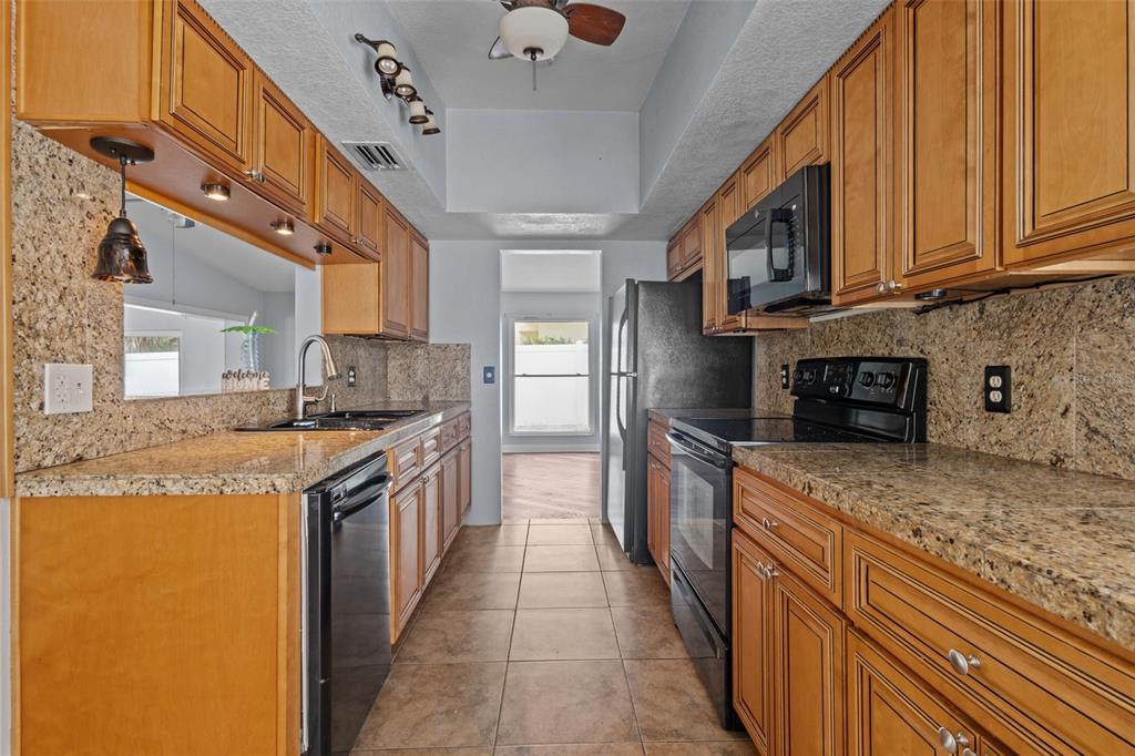 2075 N KEENE ROAD, CLEARWATER, FL — photo 5 of 30