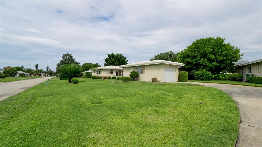 7110 11TH AVENUE W, BRADENTON, FL — photo 4 of 30