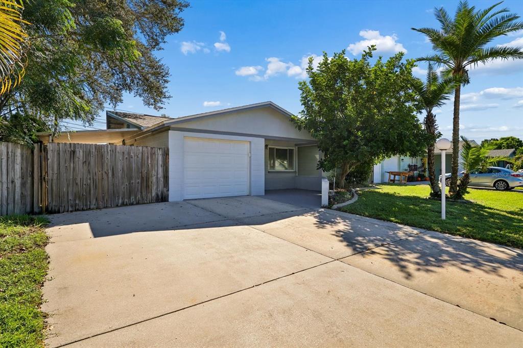 9371 110TH STREET, SEMINOLE, FL — photo 3 of 48