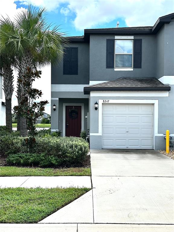 8212 CRESCENT OAKS DRIVE