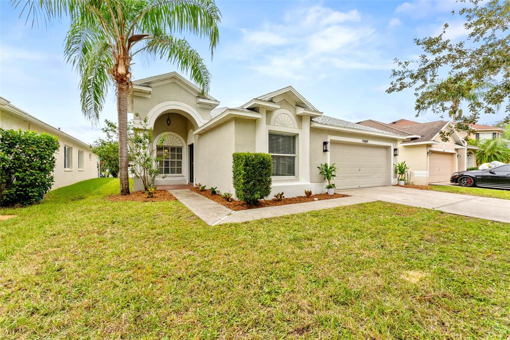 19009 FISHERMANS BEND DRIVE, LUTZ, FL — photo 4 of 30