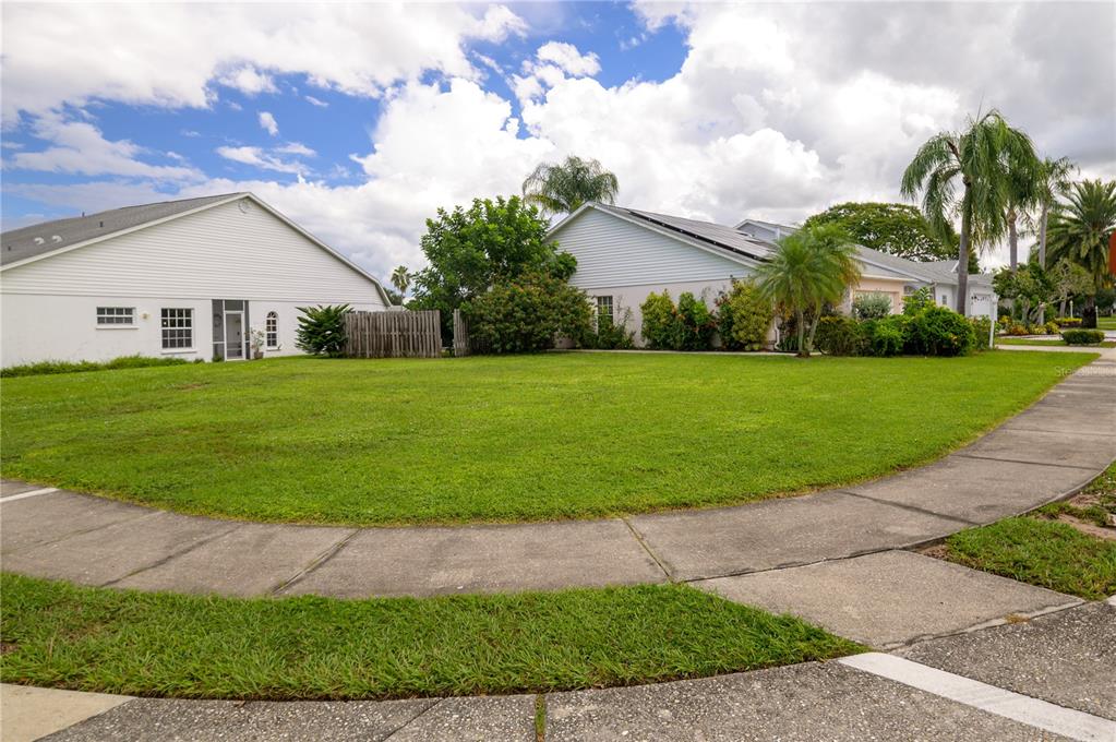4205 SAINT CLAIR DRIVE, SARASOTA, FL — photo 3 of 28