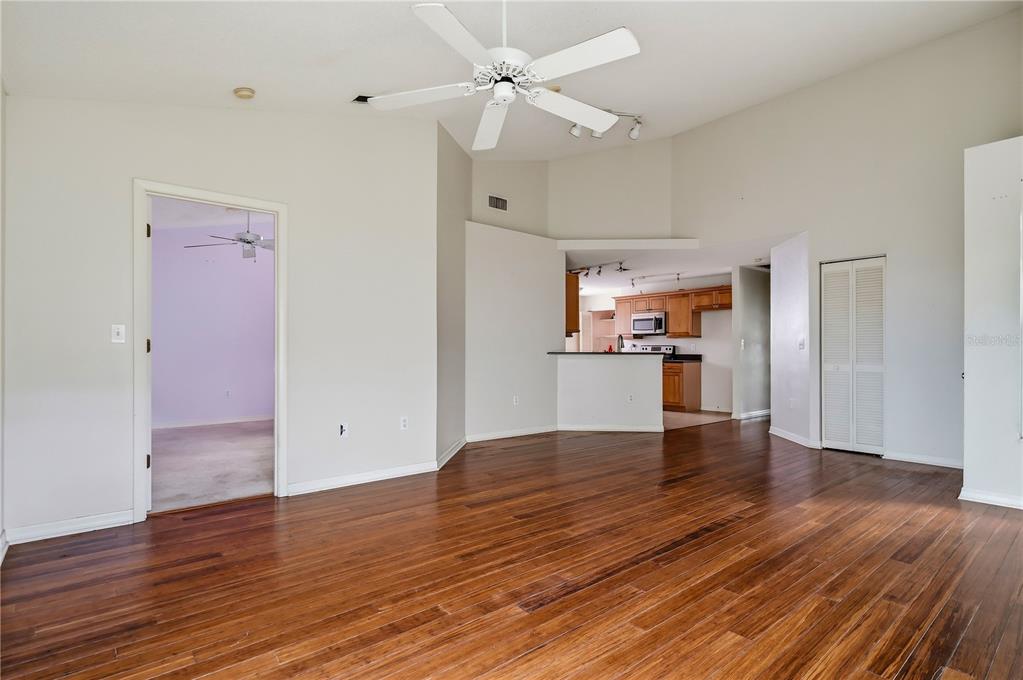 4205 SAINT CLAIR DRIVE, SARASOTA, FL — photo 4 of 28