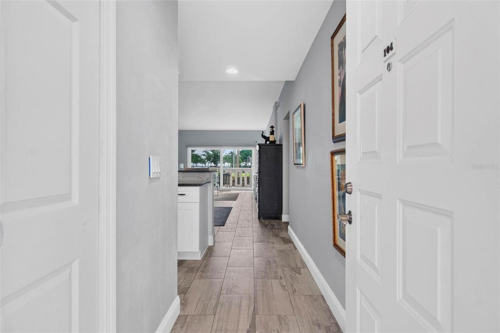 1200 N SHORE DRIVE NE UNIT 104, ST PETERSBURG, FL — photo 3 of 33