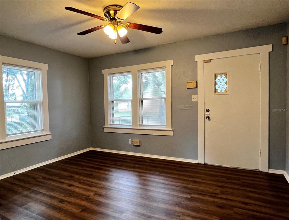 1603 E 29TH AVENUE, TAMPA, FL — photo 4 of 18