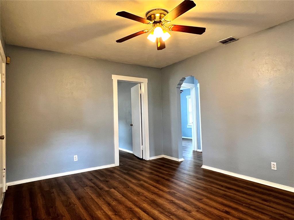 1603 E 29TH AVENUE, TAMPA, FL — photo 5 of 18