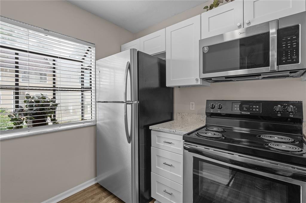 6296 SW 8TH PLACE, GAINESVILLE, FL — photo 2 of 15