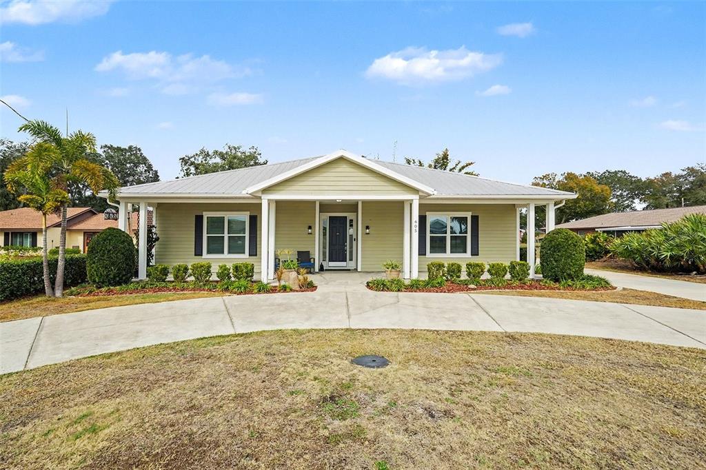 605 MANATEE DRIVE