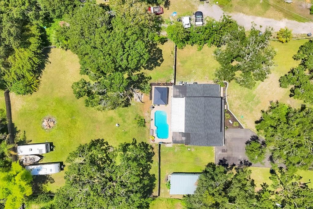 2503 W LAKE DRIVE