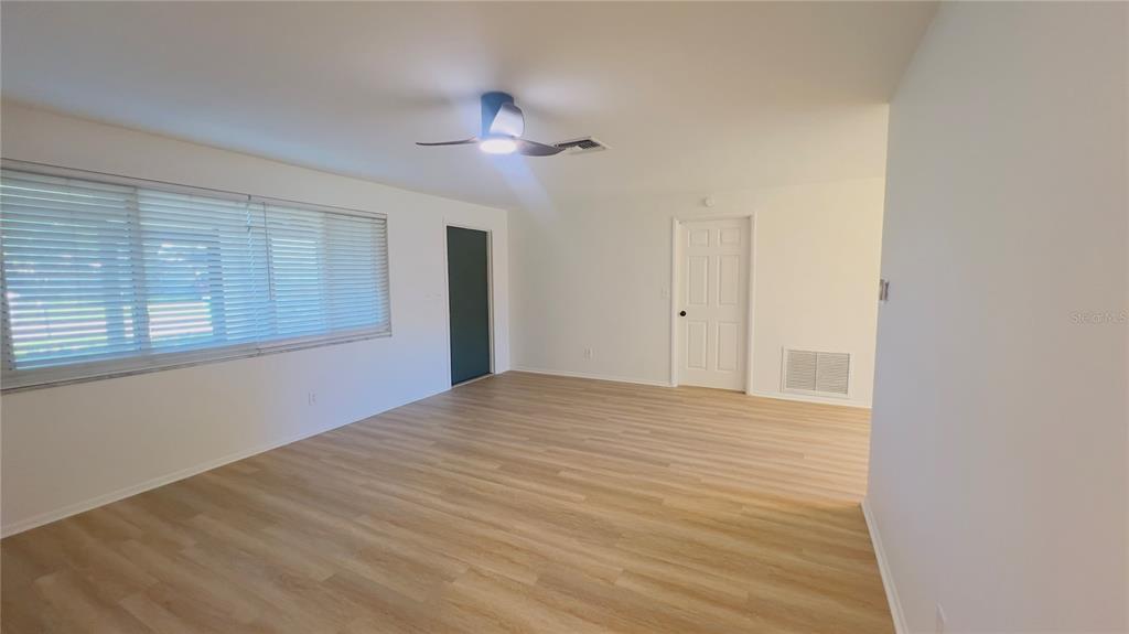 8675 LANTANA DRIVE, SEMINOLE, FL — photo 5 of 22