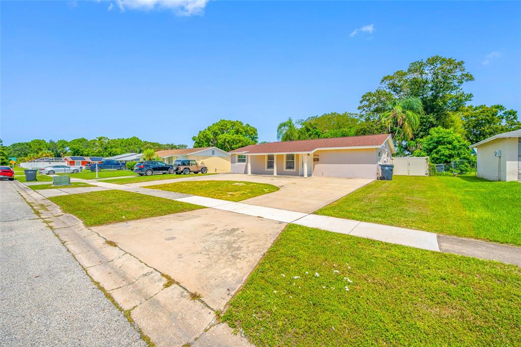 8339 DRYCREEK DRIVE, TAMPA, FL — photo 2 of 30