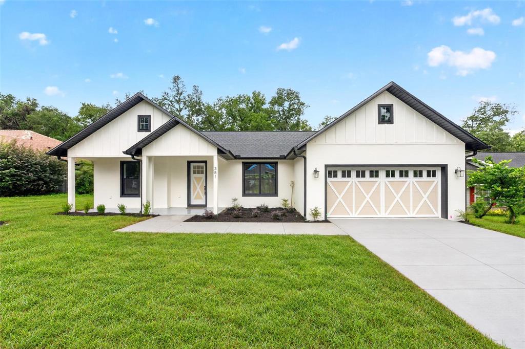 381 CARRIAGE LANE, LADY LAKE, FL — photo 2 of 30
