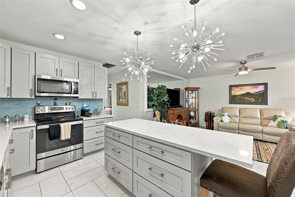 202 GLOUCESTER BOULEVARD UNIT 357, SUN CITY CENTER, FL — photo 4 of 30