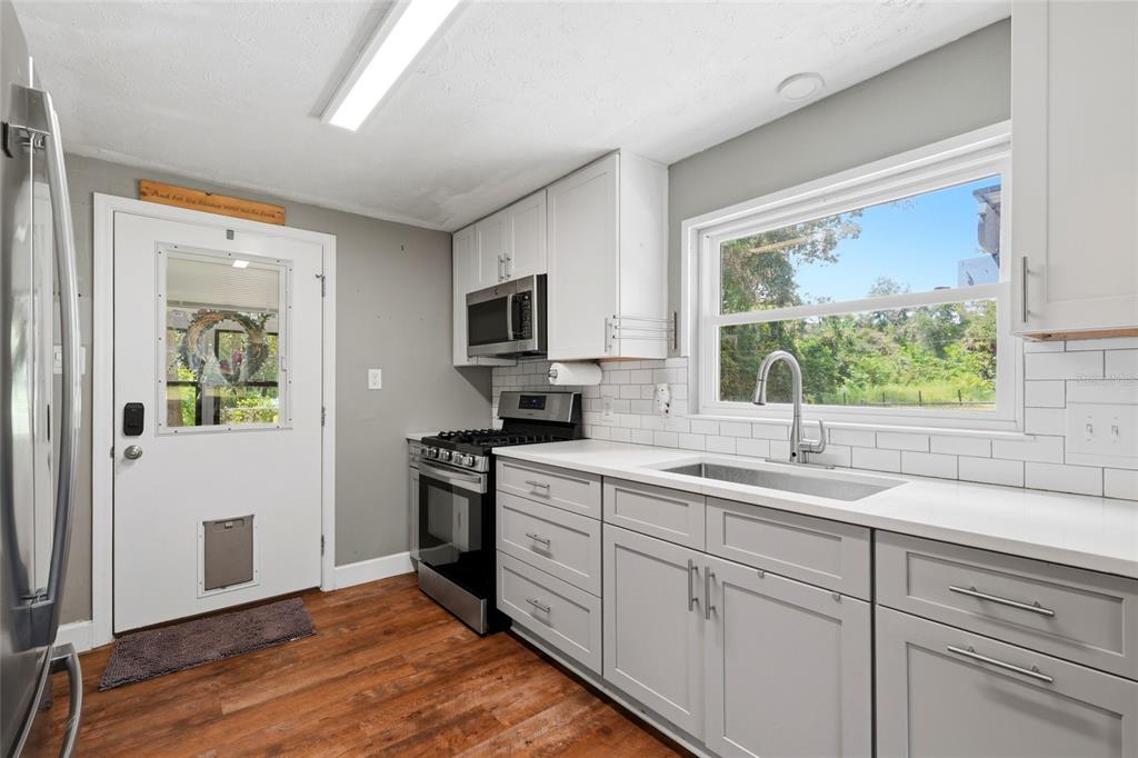 18467 NW 57TH COURT, REDDICK, FL — photo 4 of 28