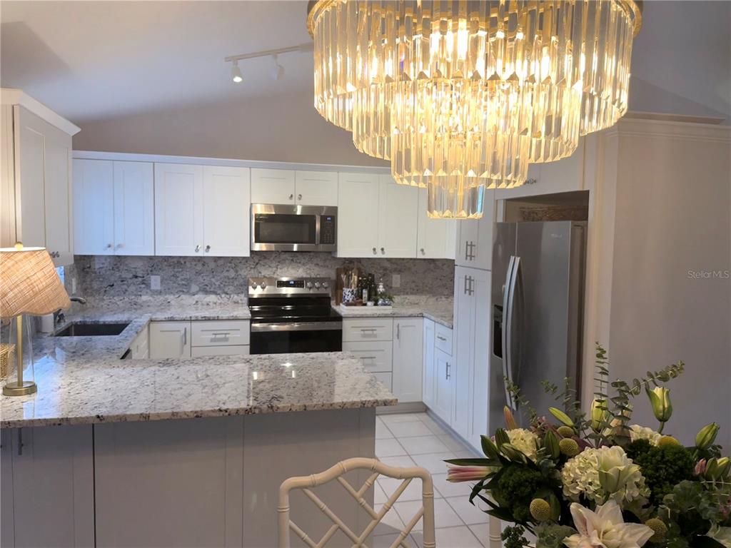 1689 ALTA VISTA STREET, SARASOTA, FL — photo 4 of 24