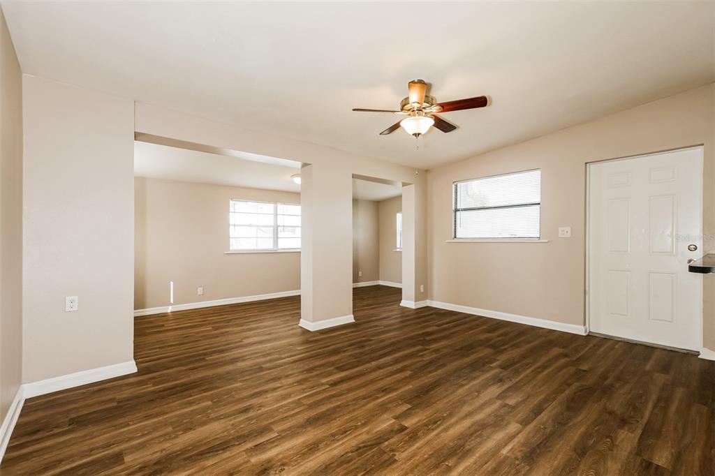 1311 WARRINGTON WAY, TAMPA, FL — photo 4 of 16