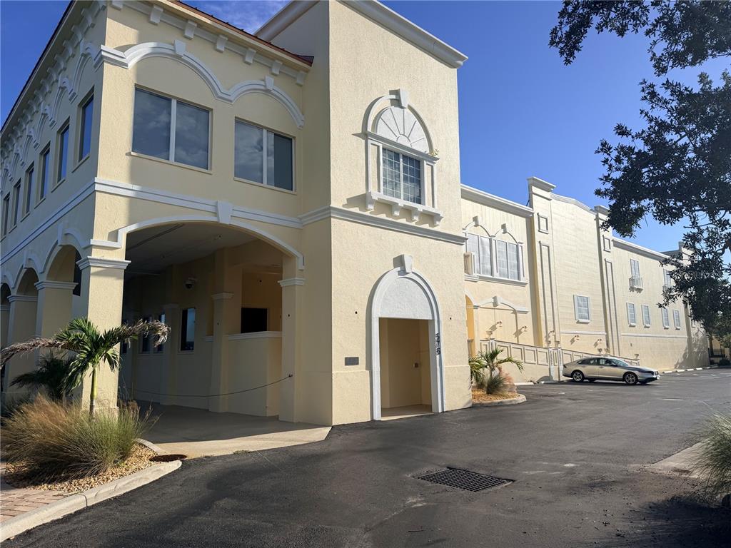 570 BLACKBURN POINT ROAD UNIT Siesta 25
