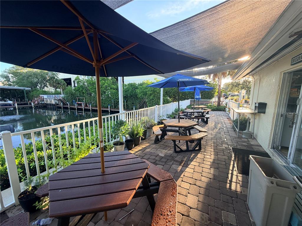 570 BLACKBURN POINT ROAD UNIT Siesta 25, OSPREY, FL — photo 2 of 7