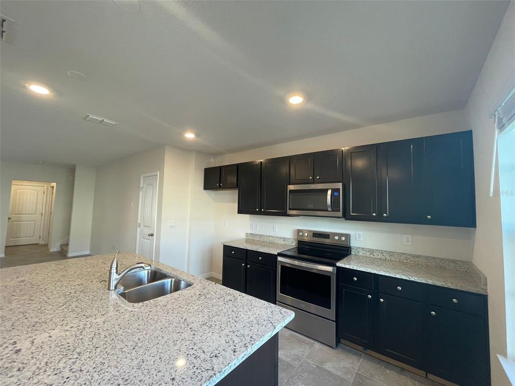 10119 SALT POINT DRIVE, WINTER GARDEN, FL — photo 2 of 7