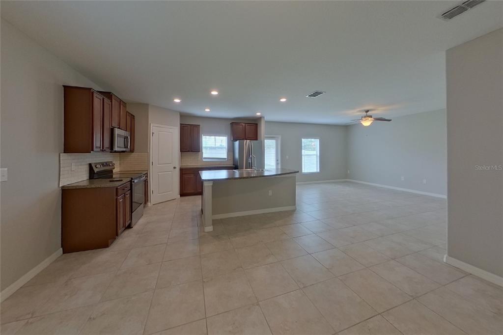 4920 REFLECTING POND CIRCLE, WIMAUMA, FL — photo 4 of 21