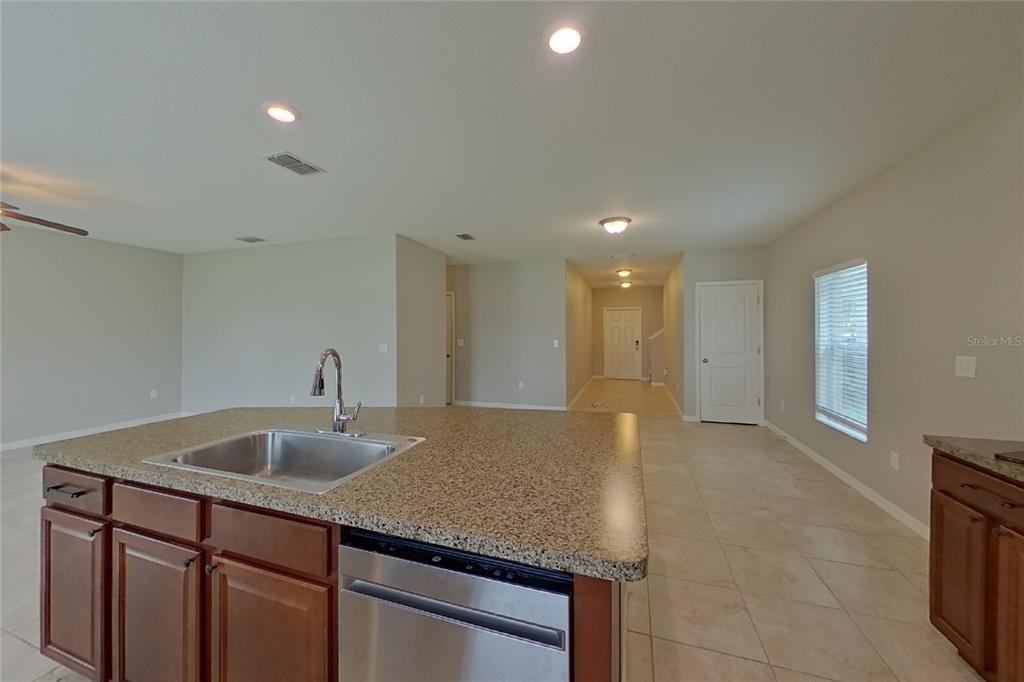 4920 REFLECTING POND CIRCLE, WIMAUMA, FL — photo 5 of 21