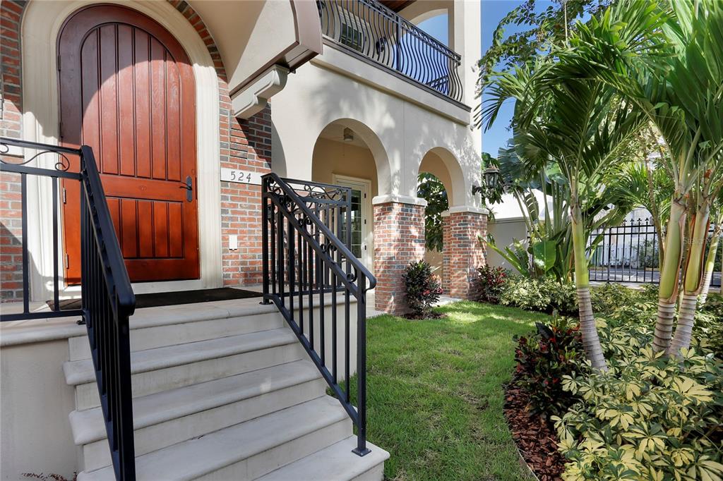524 BEACH DRIVE NE, ST PETERSBURG, FL — photo 5 of 30