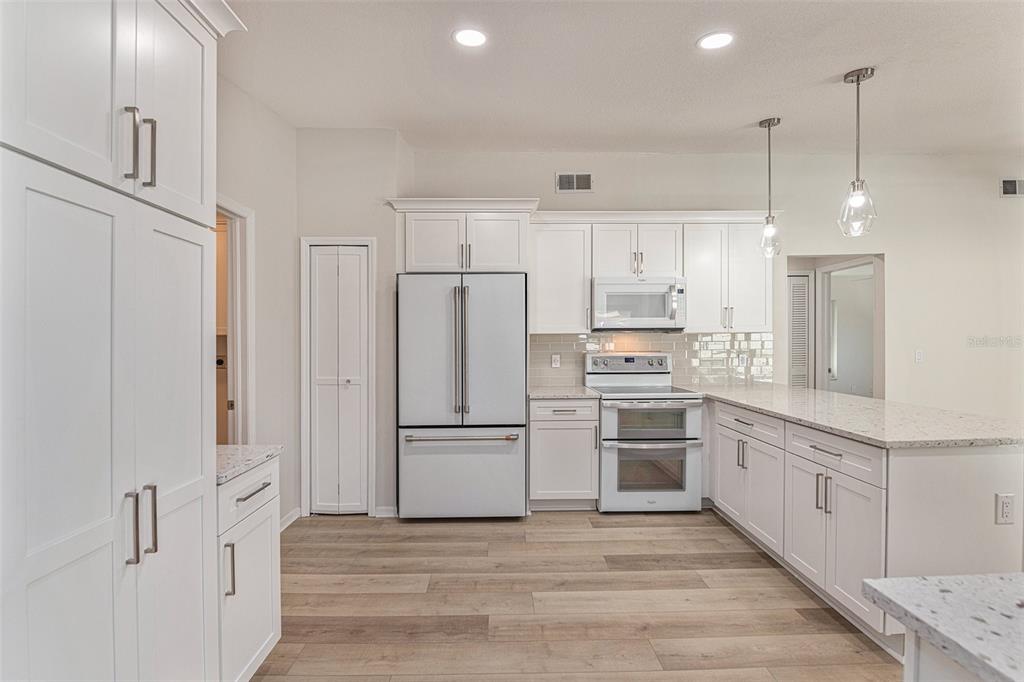 3058 HIDDEN HILLS DRIVE, PALM HARBOR, FL — photo 5 of 23
