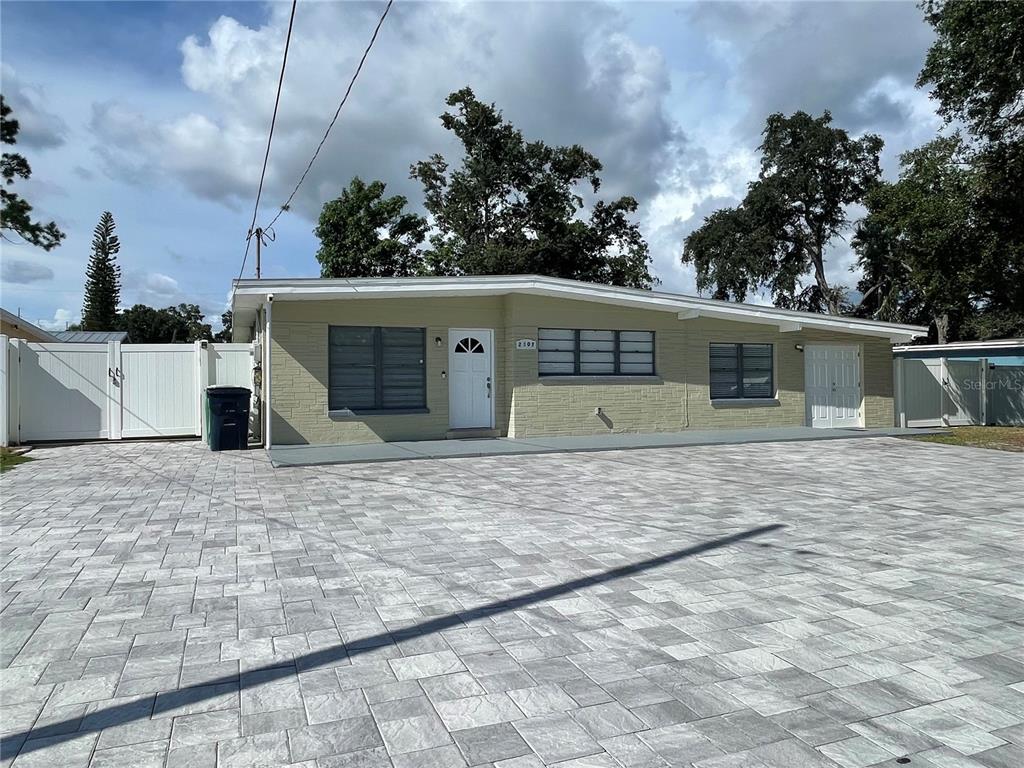 2307 W HAMILTON AVENUE, TAMPA, FL — photo 2 of 26