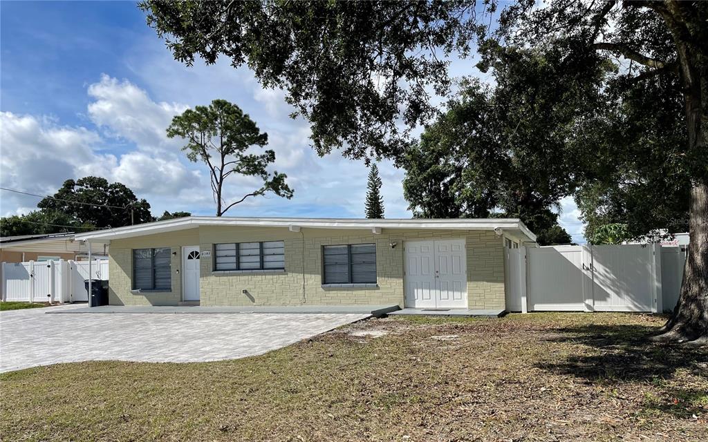2307 W HAMILTON AVENUE, TAMPA, FL — photo 3 of 26