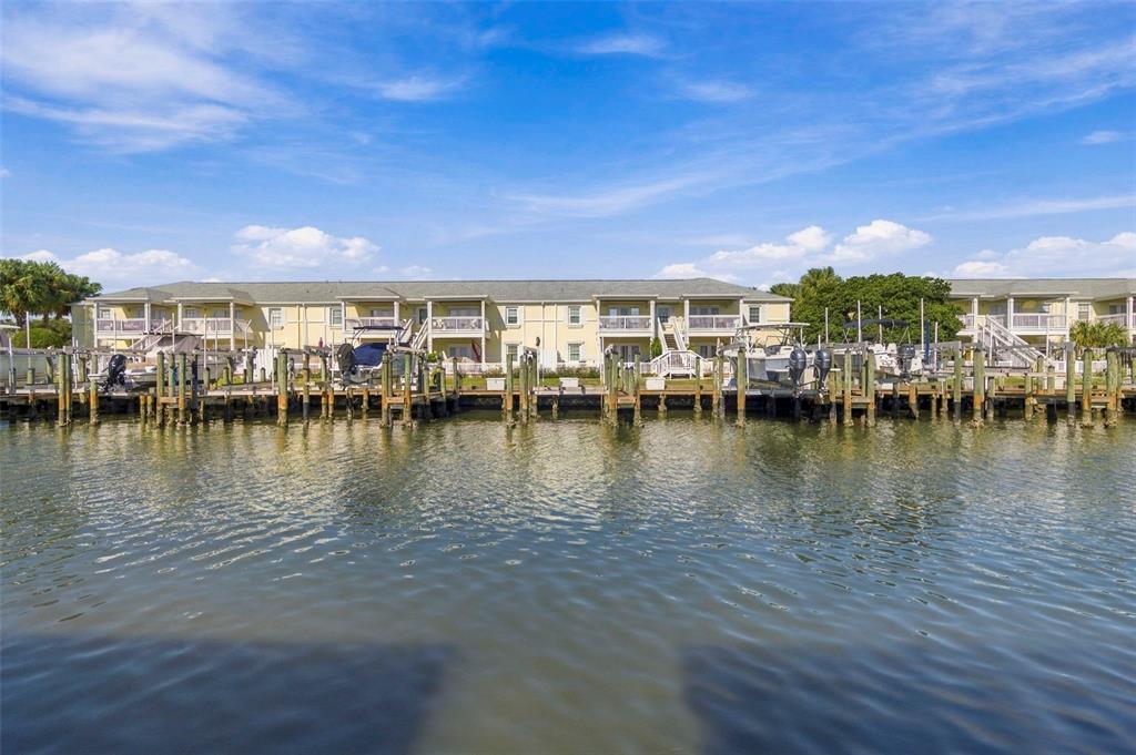 4945 COQUINA KEY DRIVE SE UNIT C, ST PETERSBURG, FL — photo 2 of 38