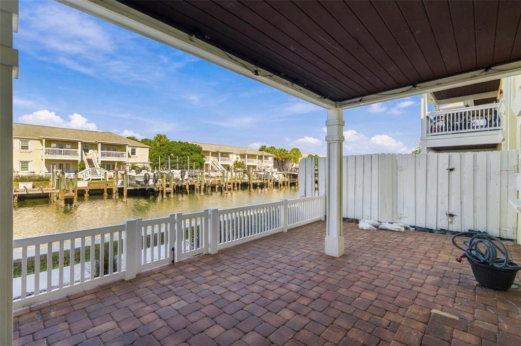 4945 COQUINA KEY DRIVE SE UNIT C, ST PETERSBURG, FL — photo 3 of 38