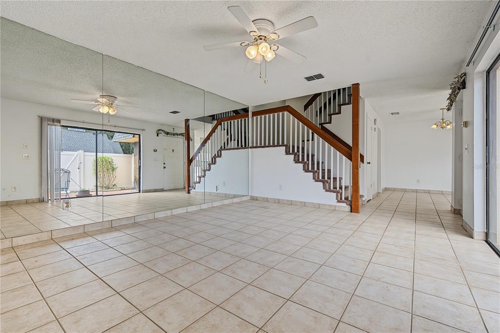 8119 OAK TRACE WAY UNIT C, TAMPA, FL — photo 5 of 29