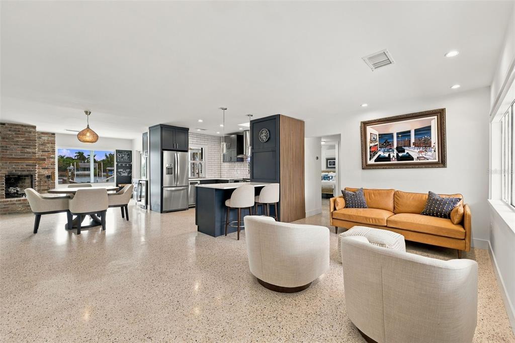 2440 S SHORE DRIVE SE, ST PETERSBURG, FL — photo 4 of 75