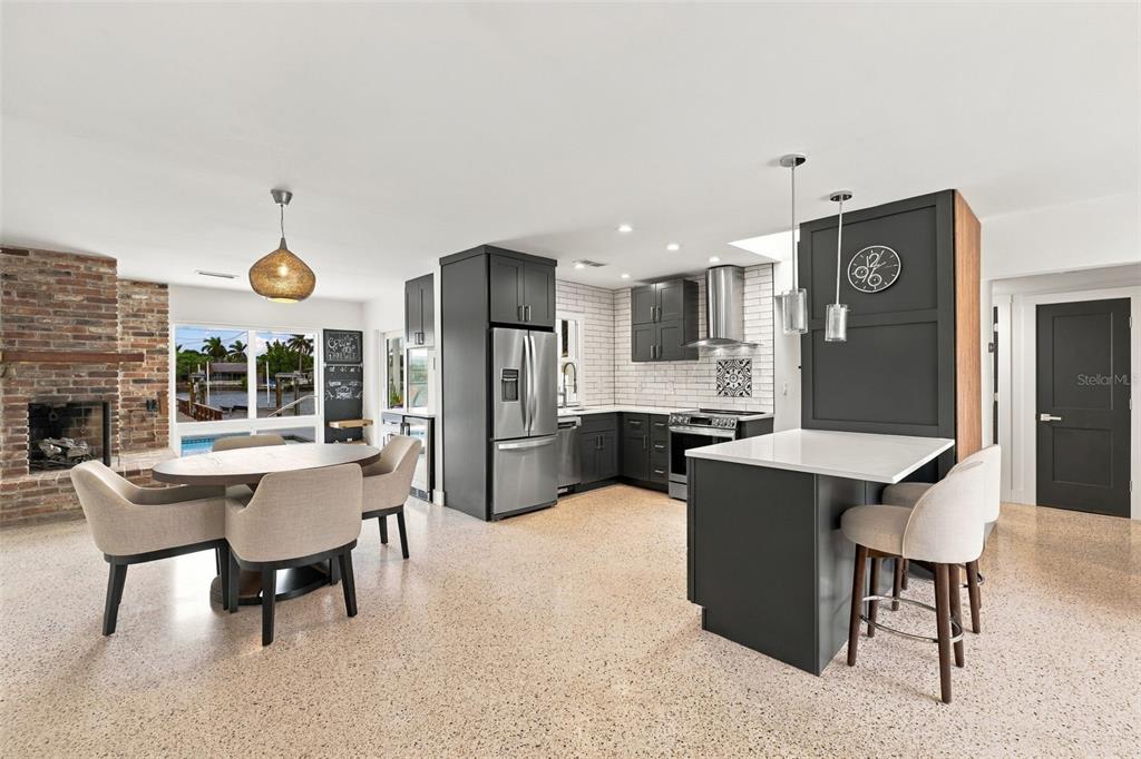 2440 S SHORE DRIVE SE, ST PETERSBURG, FL — photo 5 of 75