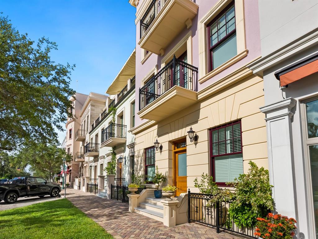 555 N ORANGE AVENUE UNIT 306