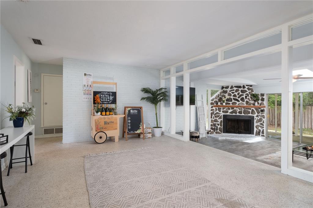 729 NW 34TH STREET, GAINESVILLE, FL — photo 4 of 30