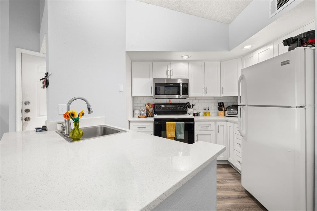 5713 GATLIN AVENUE UNIT 226, ORLANDO, FL — photo 5 of 39