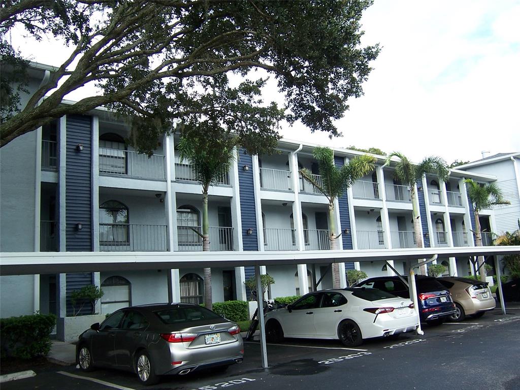 25204 NORTHLAKE DRIVE UNIT 25204