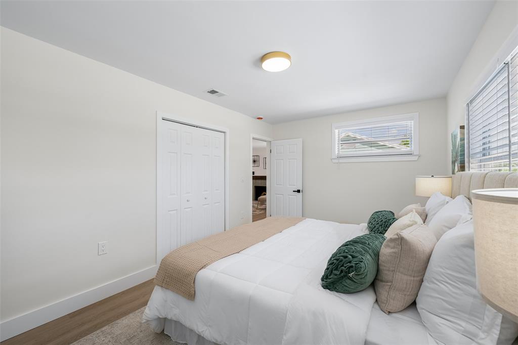 5224 29TH AVENUE S, GULFPORT, FL — photo 5 of 17